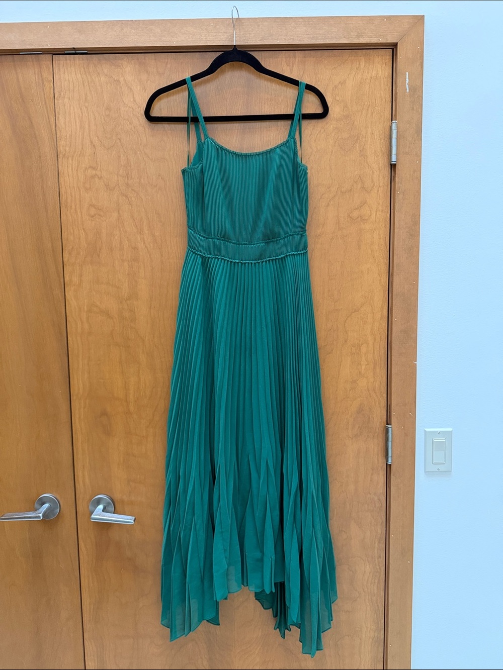Massimo Dutti Emerald Green Pleated Spaghetti-Strap Maxi Dress